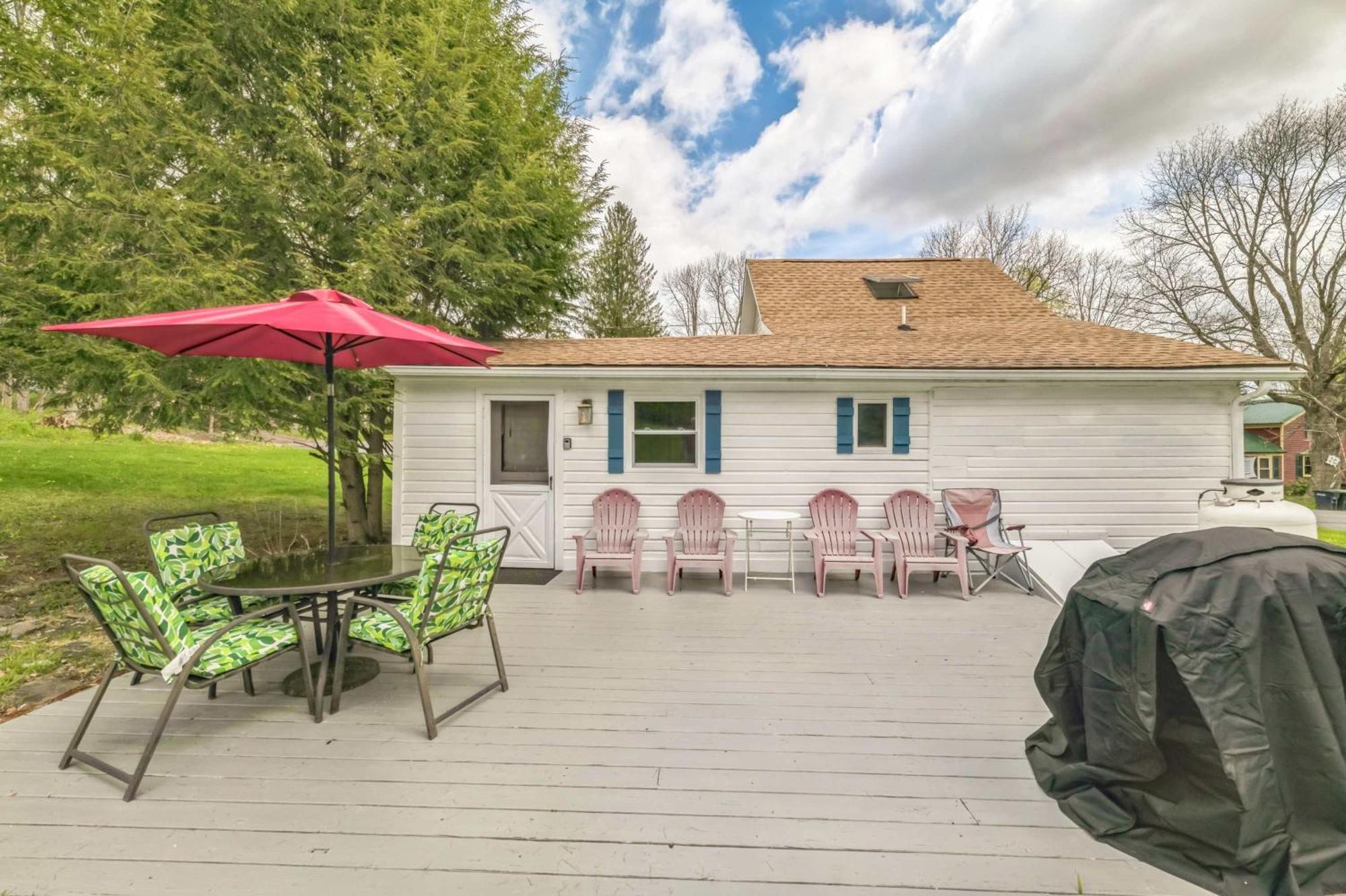 Cozy Milford Cottage On Half Acre W Deck & Grill Exterior photo